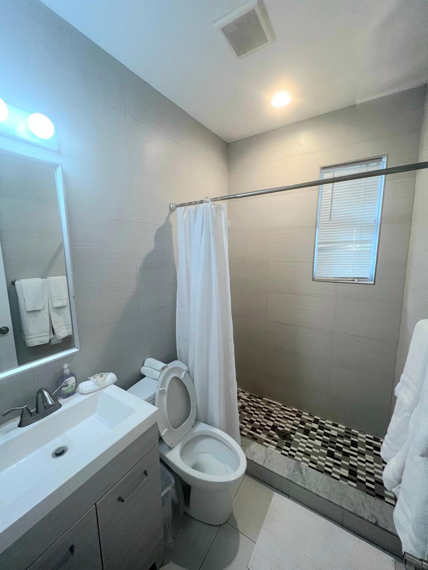 The Pearl Beachside Apartments On Hollywood Beach الغرفة الصورة